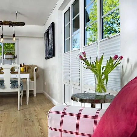 Holiday home Luett Lori - Stylish Under Thatched Roof Sylt